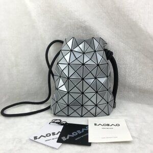 NEW BAO BAO ISSEY MIYAKE  WRING  silver shoulder bag